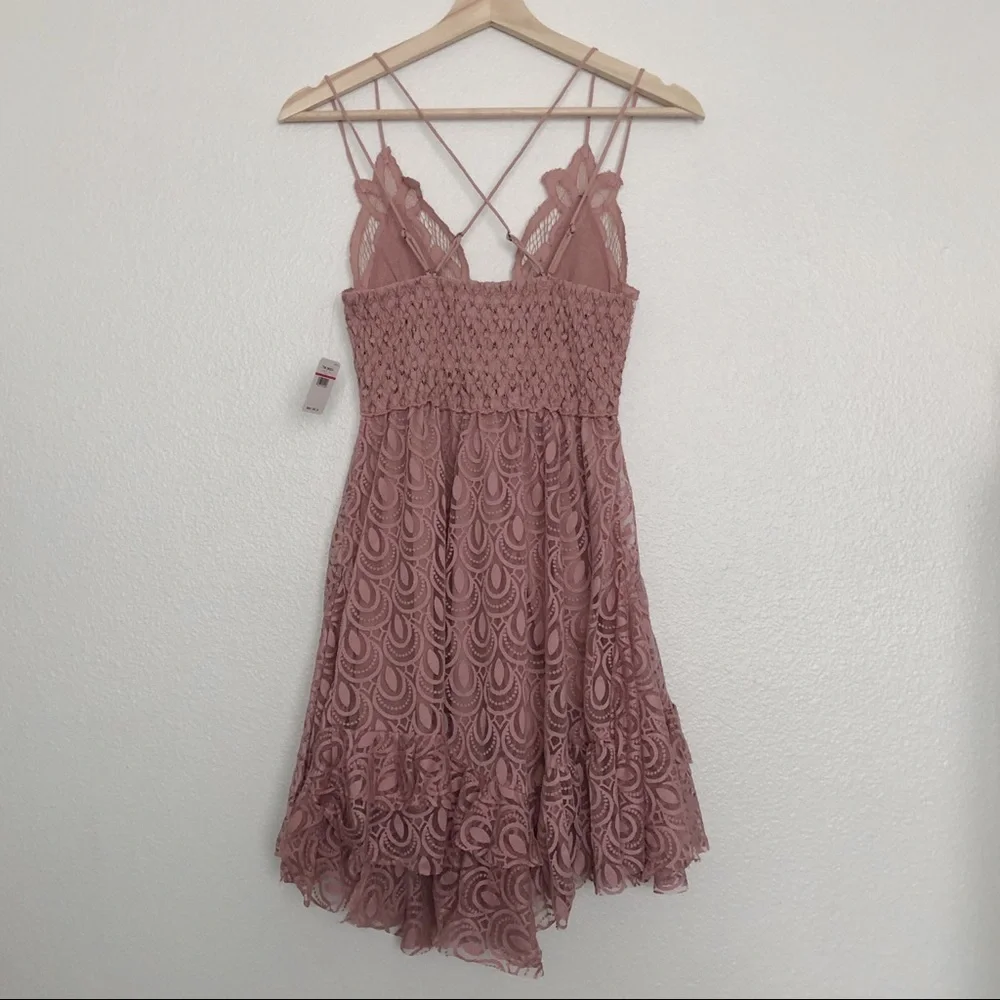 Women’s Pink Lace Spaghetti Strap Dress